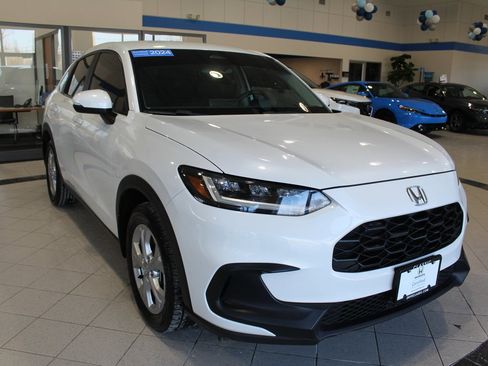 Certified 2023 Honda HR-V LX image 3