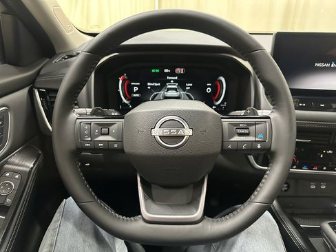 Used 2026 Nissan Rogue Platinum w/ Platinum Premium Package image 25