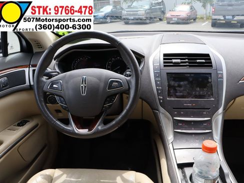 Used 2013 Lincoln MKZ AWD image 18