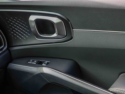 Certified 2026 Kia Sorento S FWD image 15