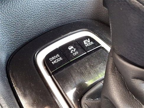 Used 2022 Toyota Corolla LE image 22