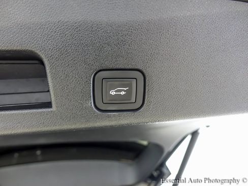 Used 2024 Chevrolet Traverse RS image 22