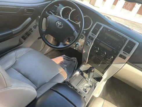 Used 2005 Toyota 4Runner Limited AWD/4WD image 20