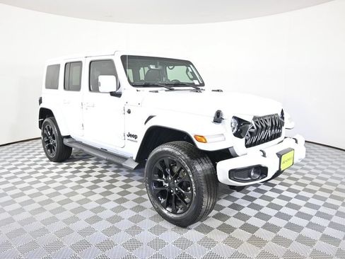 Used 2021 Jeep Wrangler Unlimited Sahara AWD/4WD image 9