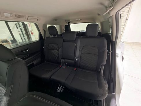 Used 2022 Nissan Pathfinder SV FWD image 18