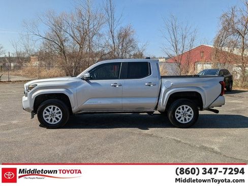 Certified 2024 Toyota Tacoma SR5 AWD/4WD image 6