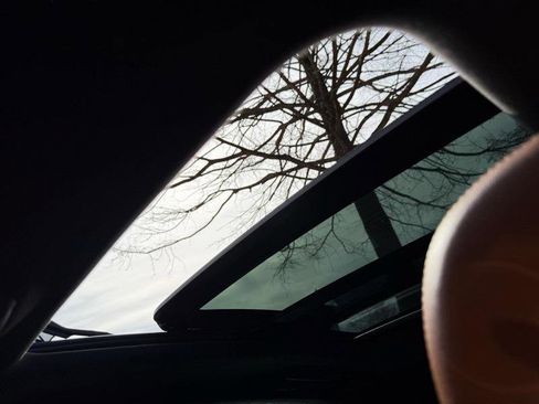 Used 2017 Maserati Levante image 25