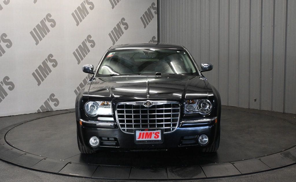 Used 2006 Chrysler 300 C w/ Protection Group II RWD image 2