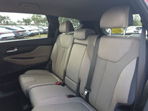 Certified 2023 Hyundai Santa Fe SE image 6