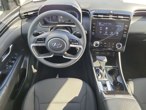 Used 2023 Hyundai Tucson SE image 14