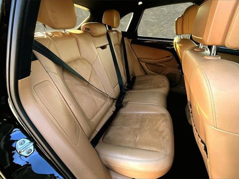 Used 2018 Porsche Macan image 23