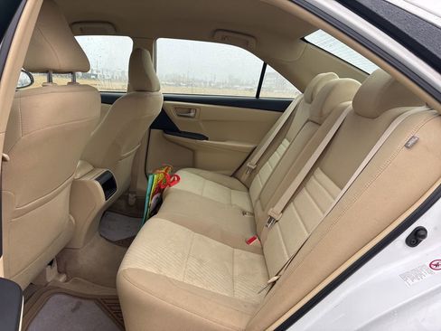 Used 2015 Toyota Camry LE image 12