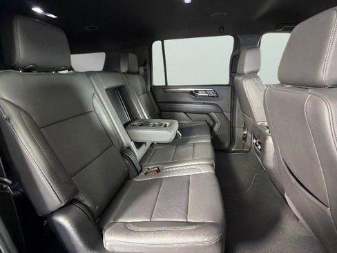 Certified 2025 Chevrolet Suburban Z71 AWD/4WD image 30