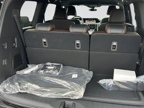 New 2026 Nissan Armada SL image 10