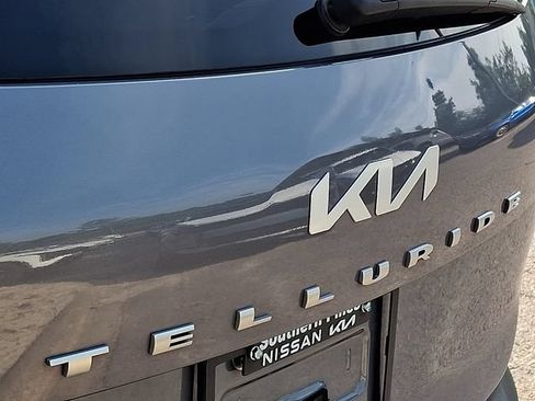 Certified 2022 Kia Telluride SX FWD image 32