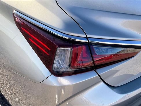 Used 2024 Lexus ES 350 image 28