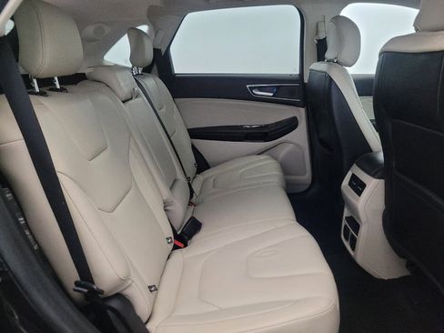 Used 2019 Ford Edge Titanium w/ Cold Weather Package AWD/4WD image 19