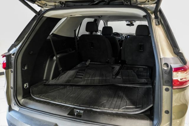 Used 2020 Chevrolet Traverse LT FWD image 48