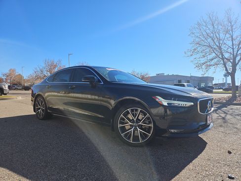 Used 2019 Volvo S90 T6 Momentum image 3