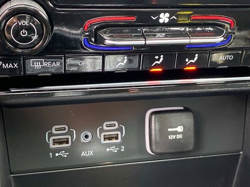 Certified 2025 Jeep Grand Cherokee Laredo X AWD/4WD image 15