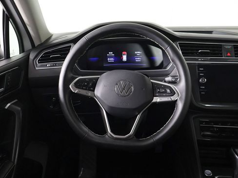 Used 2023 Volkswagen Tiguan SE FWD image 40