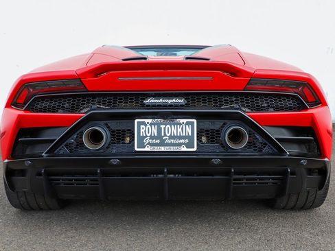 Used 2024 Lamborghini Huracan EVO image 8