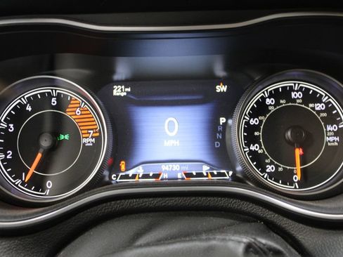 Used 2019 Jeep Cherokee Limited image 22