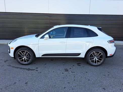Used 2026 Porsche Macan image 2