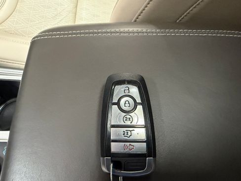 Used 2021 Ford Explorer Platinum w/ Equipment Group 601A AWD/4WD image 47