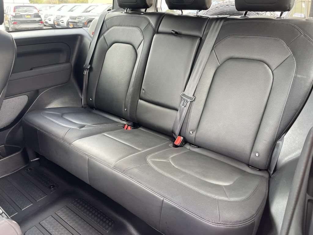 Used 2023 Land Rover Defender 90 X-Dynamic SE AWD/4WD image 10