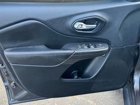 Used 2015 Jeep Cherokee Trailhawk w/ Comfort/Convenience Group image 14