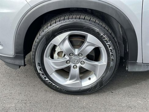 Certified 2021 Honda HR-V LX image 27