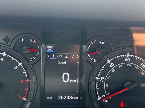 Used 2023 Toyota 4Runner SR5 Premium w/ Moonroof Package RWD image 17