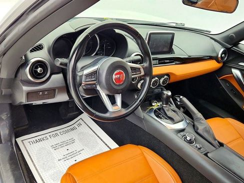 Used 2018 FIAT 124 Spider Lusso w/ Navigation & Sound Group RWD image 13