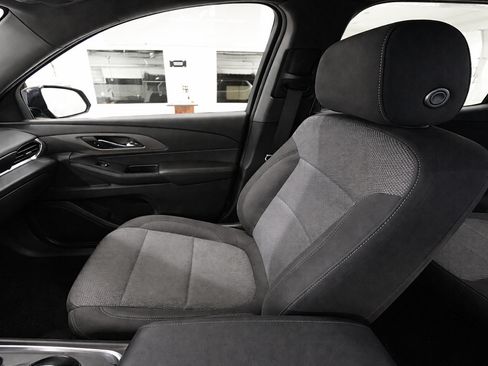 Used 2023 Chevrolet Traverse LT FWD image 15