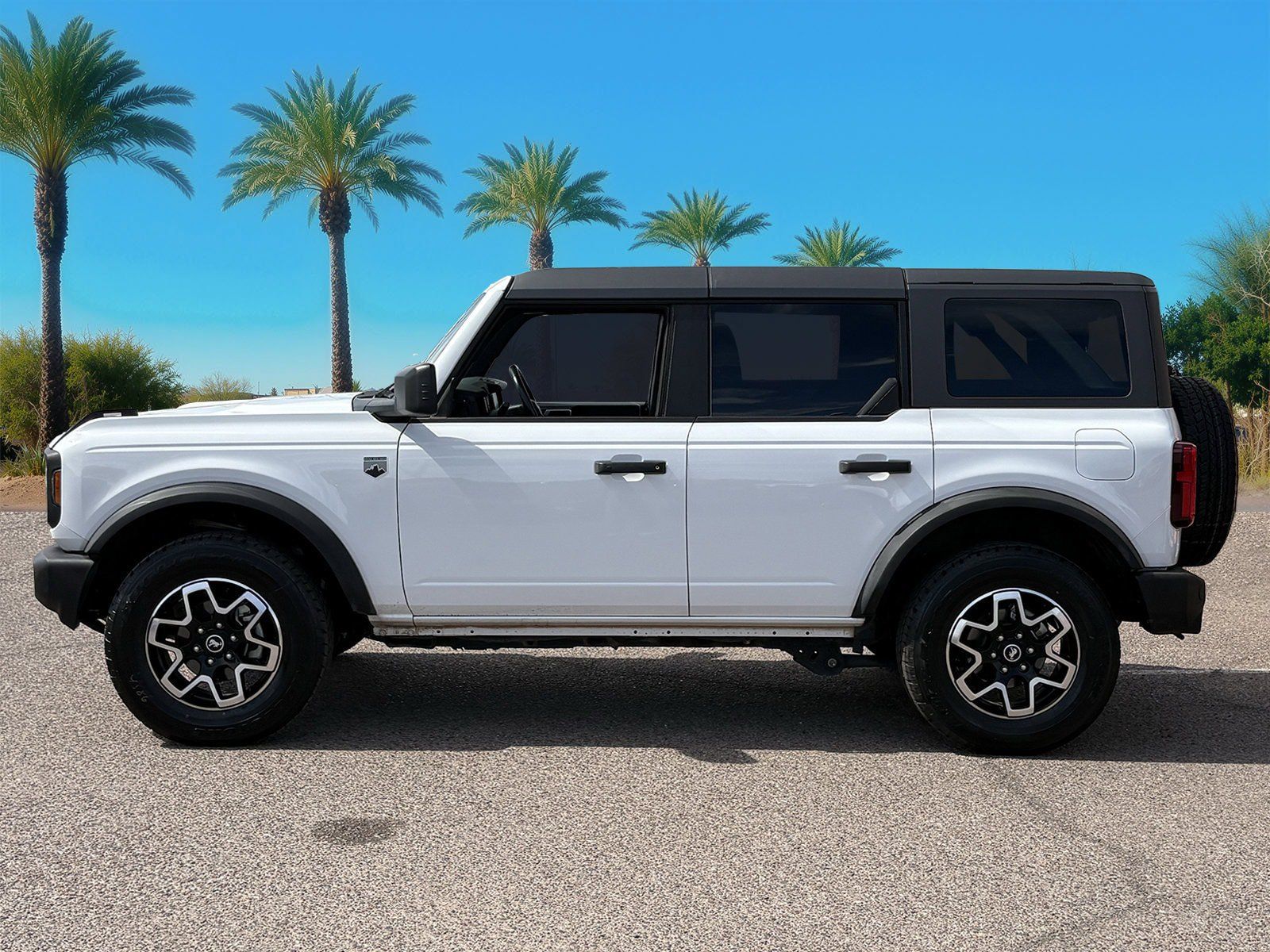 Used 2025 Ford Bronco Big Bend AWD/4WD image 2