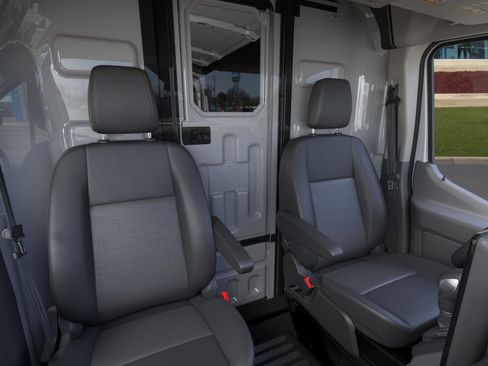 New 2026 Ford Transit 250 148 Medium Roof w/ Load Area Protection Package RWD image 10