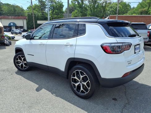 Used 2025 Jeep Compass Limited AWD/4WD image 6