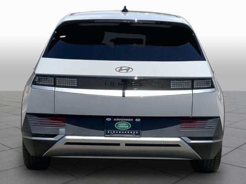 Used 2024 Hyundai Ioniq 5 SE RWD image 4