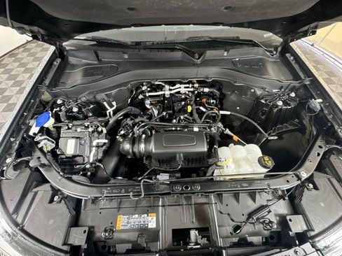 Used 2022 Ford Explorer XLT w/ Equipment Group 202A image 28