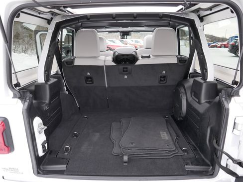 Certified 2023 Jeep Wrangler Unlimited Sahara image 18