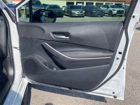Used 2025 Toyota Corolla SE image 10