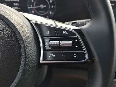 Certified 2025 Kia Seltos EX FWD image 21