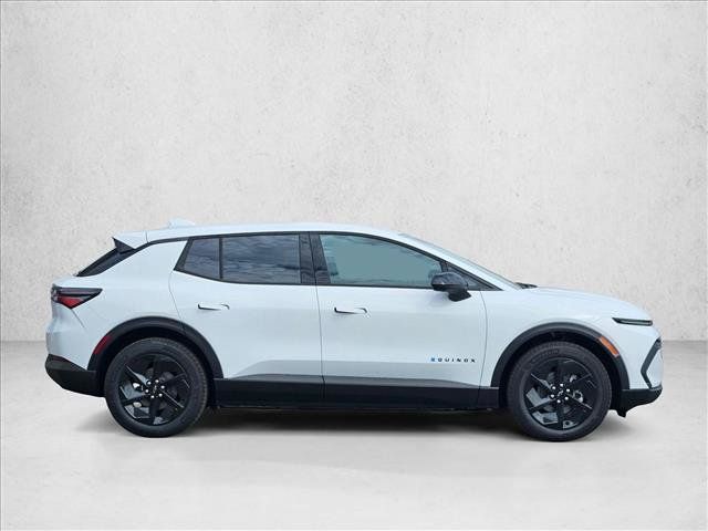 New 2026 Chevrolet Equinox EV LT w/ Comfort Package FWD image 5