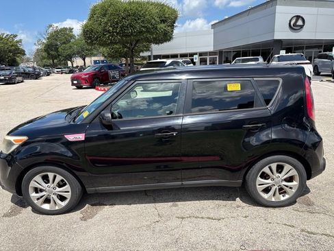 Used 2015 Kia Soul + FWD image 2