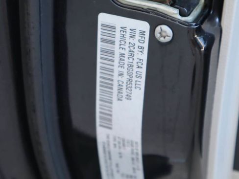 Used 2023 Chrysler Pacifica Touring-L FWD image 29