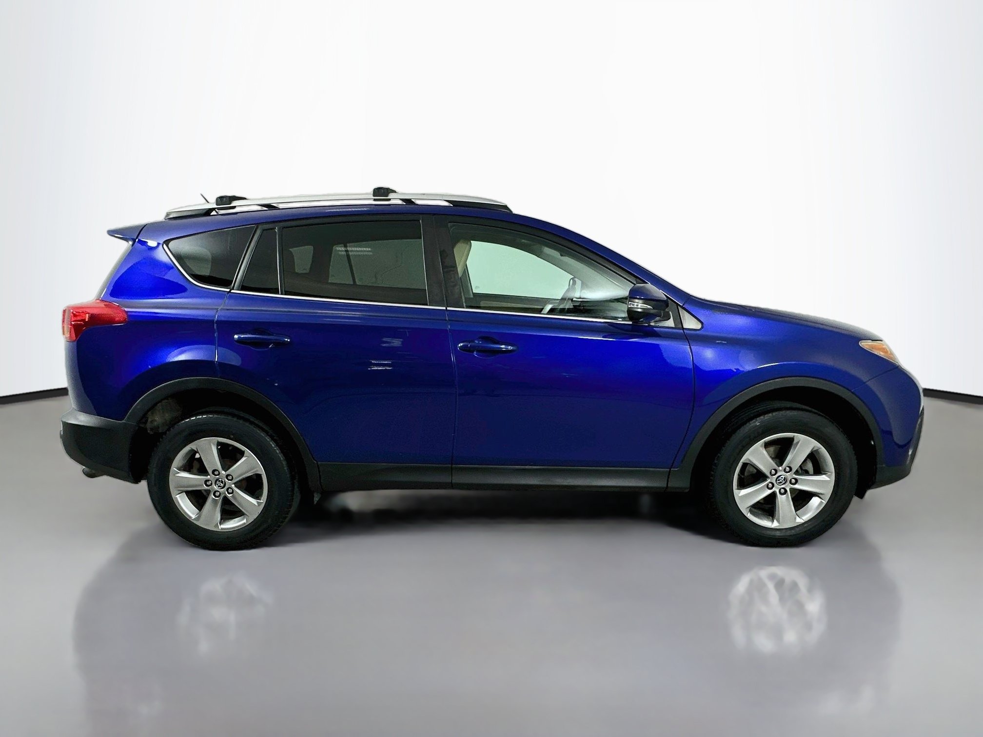Used 2015 Toyota RAV4 XLE AWD/4WD image 8