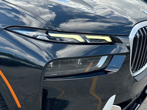 Used 2023 BMW X7 xDrive40i image 36