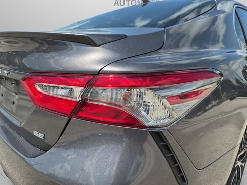 Used 2019 Toyota Camry SE FWD image 31