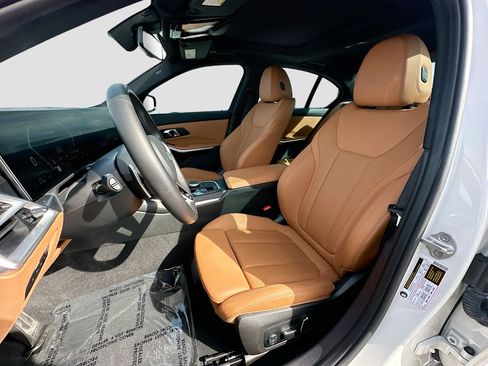 Certified 2025 BMW 330i Sedan w/ M Sport Package RWD image 21